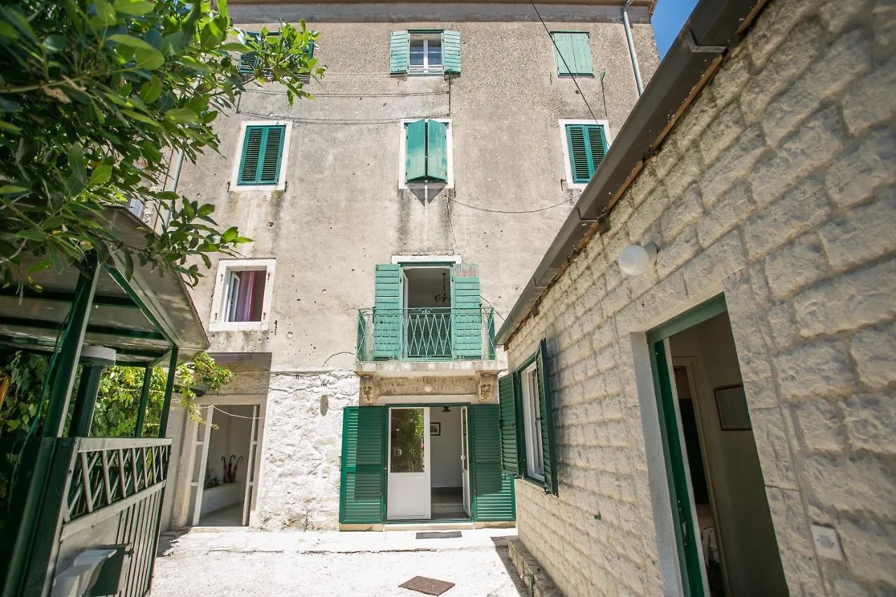 Garden Apartment Hotel Split 3*,