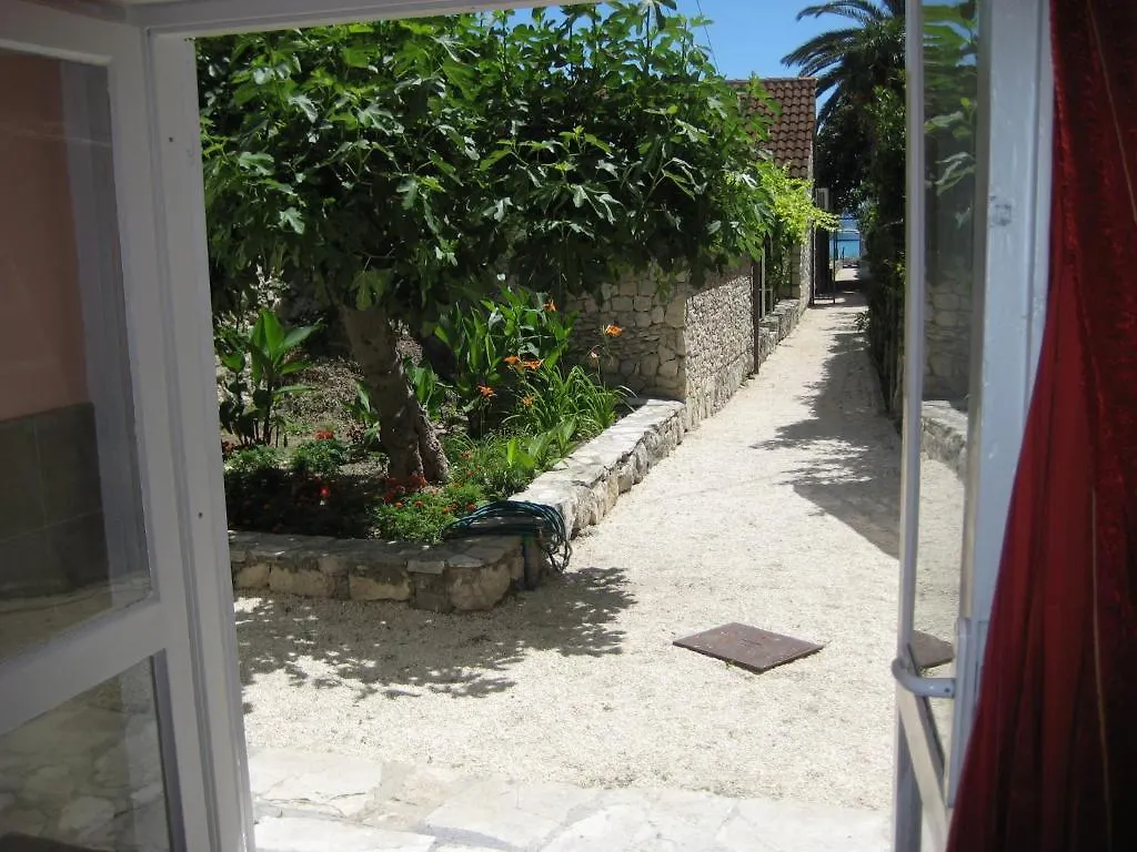 ספליט Garden Apartment Hotel מלון דירות