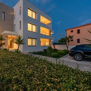  Apartment & Niko Croatia