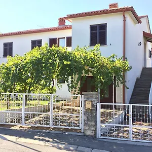  Apartment Carmelo Croatia