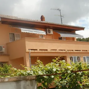 https://apartments-and-rooms-nediljko.hotelinzadar.com